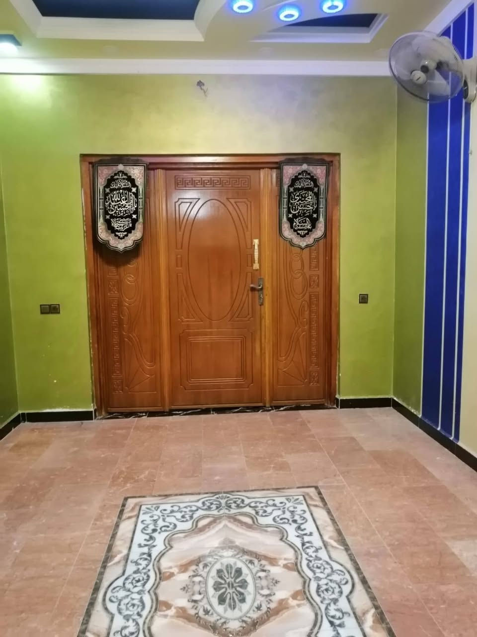 بيت زراعي للبيع مساحته 100 متر طابقين يحتوي ع استقبال وصاله كبيره والطابق الثاني غرفتين بنظام سويت
قرب المستشفى التركي مباشره
***********

