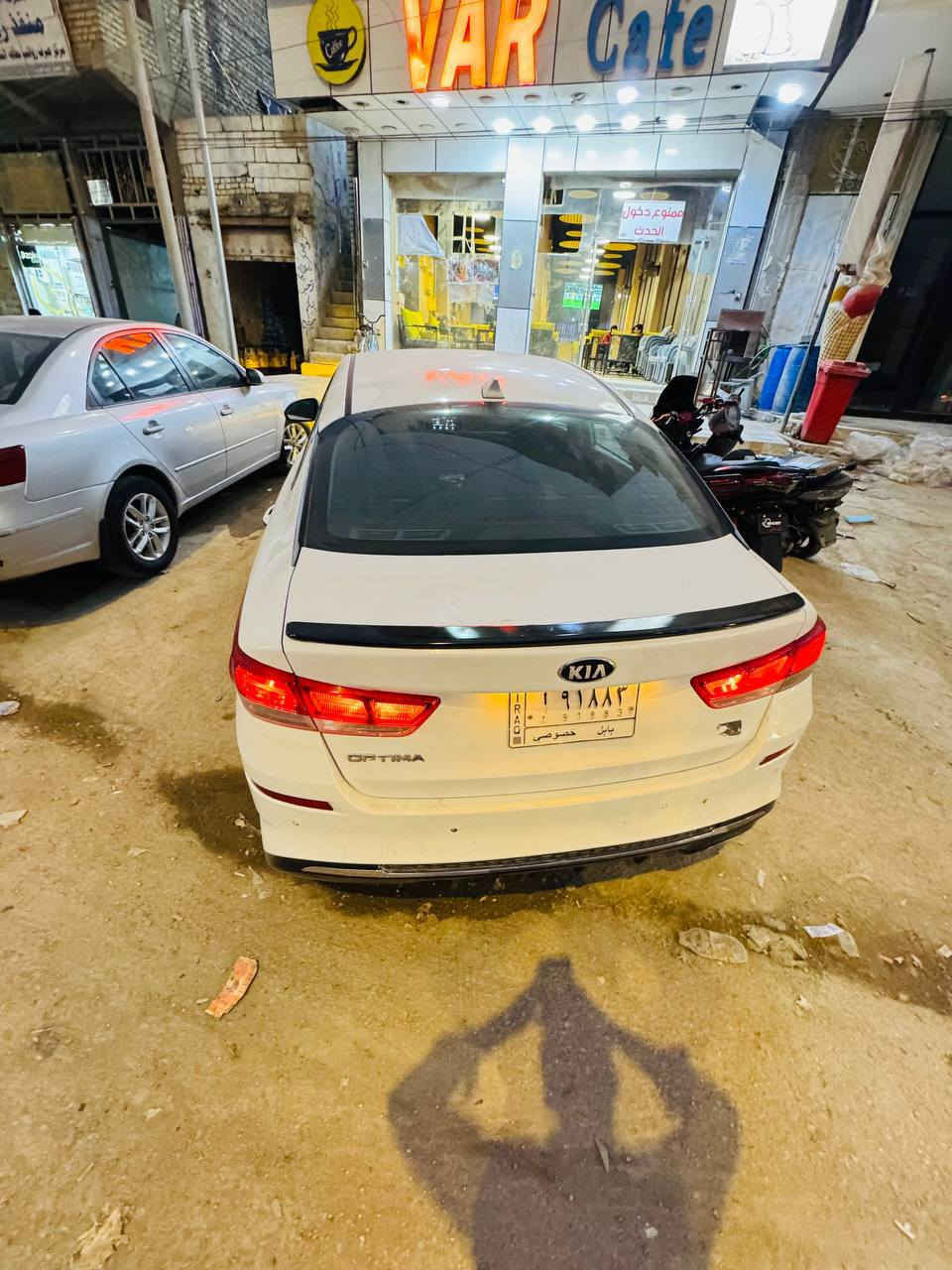 سلام عليكم 
كيا اوبتيما 2019 امريكي 
حادثها قطعتين وبالعراق قطعتين باب وشويه من الجاملغ جاهزة للاخير مابيها اي نقص رقمها بابل ومكانها بابل 
*********** للتواصل السعر ١٣٠ وبيها مجال
