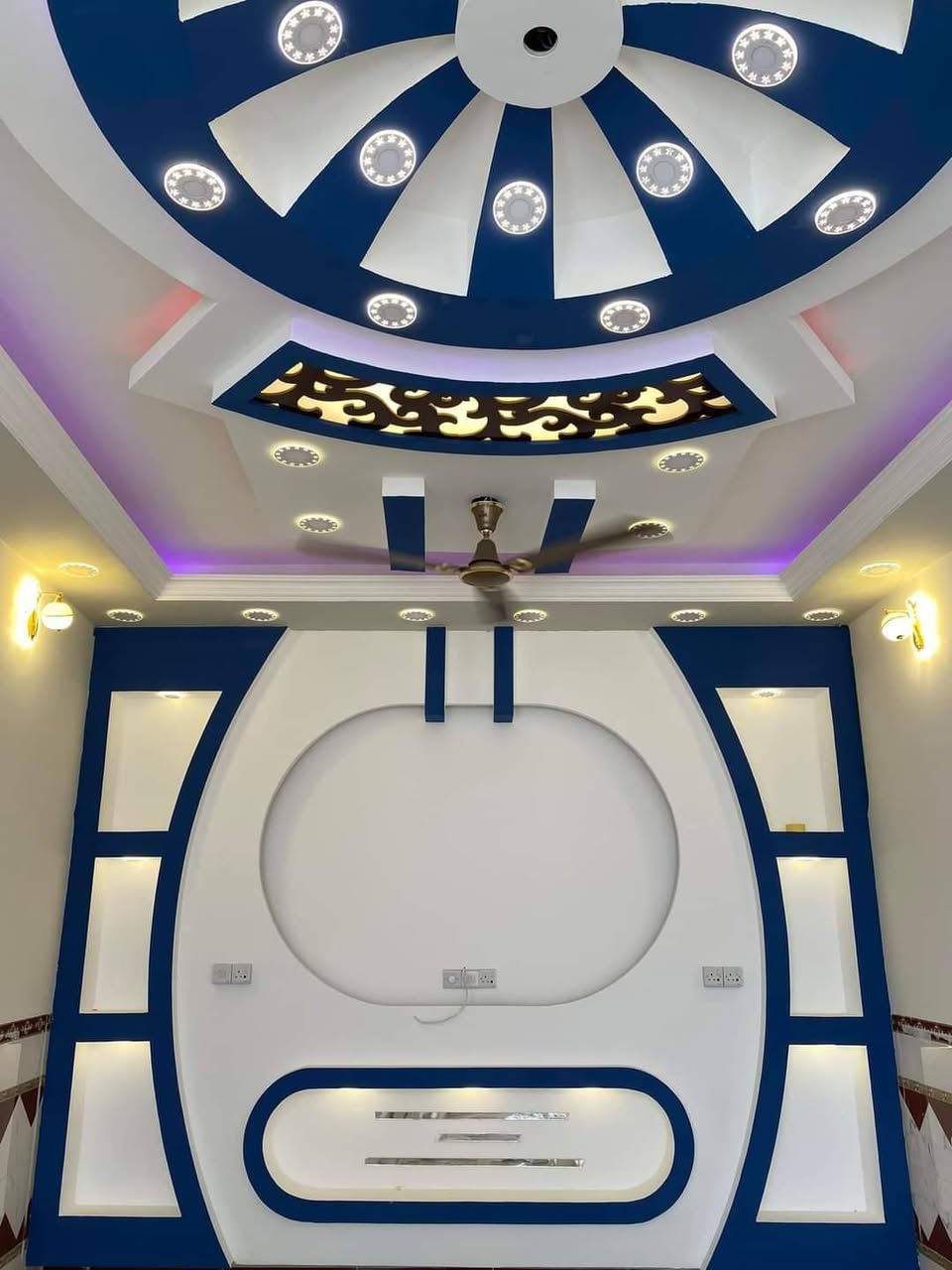 بيت زراعي  مساحه 250م  طابق ونص فرع ابو الماش زراعي مجاور اسواق حمزه يبعد عن شارع بغداد شطره 300 م بالجانب الأيمن في بستان حاج حسون حاج سلمان الشمري
مكون من غرفتين نوم 5في 4 
وصاله 8 في 4
واستقبال 7 في 4
مطبخ 5 في 4
صاله بالطابق الثاني 6في 5
ومجموعتين صحيه داخليه وخارجه
وكراج كبير
ارقامي
***********
***********
