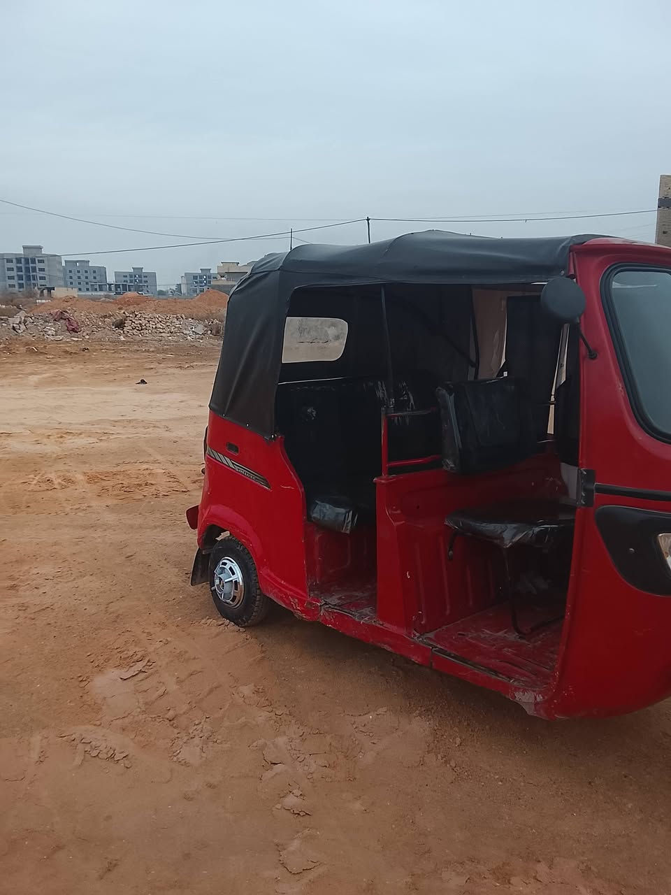 سلام عليكم تكتك موديل 20خير من الله ما ناقصه اي شي خير من الله تكتك ما ذب عليها ربع  كبل لشارع سعر 3500 وبيها مجال للشراي مكاني بغداد المحموديه رقم *********** بي واتساب
