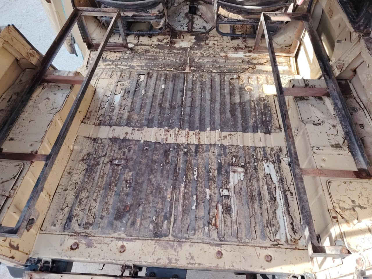 السلام عليكم 2005للبيع مكينه وكير جدد تحويره 4دسك ***********
