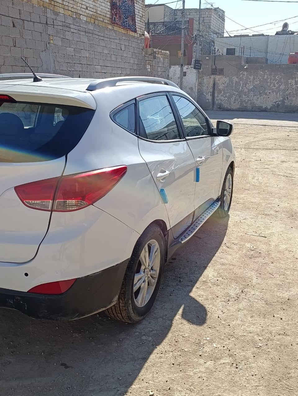 سلام عليكم 
توكسان للبيع موديل 2012
وارد خليجي صبغ حزام سياره جاهزه
كير مكينه حداديه كهربائيات 
سنويه جديده بأسمي رقم بابل
السعر (120) وبيه مجال رقم موبايل
  ***********.   مكاني ديوانيه
