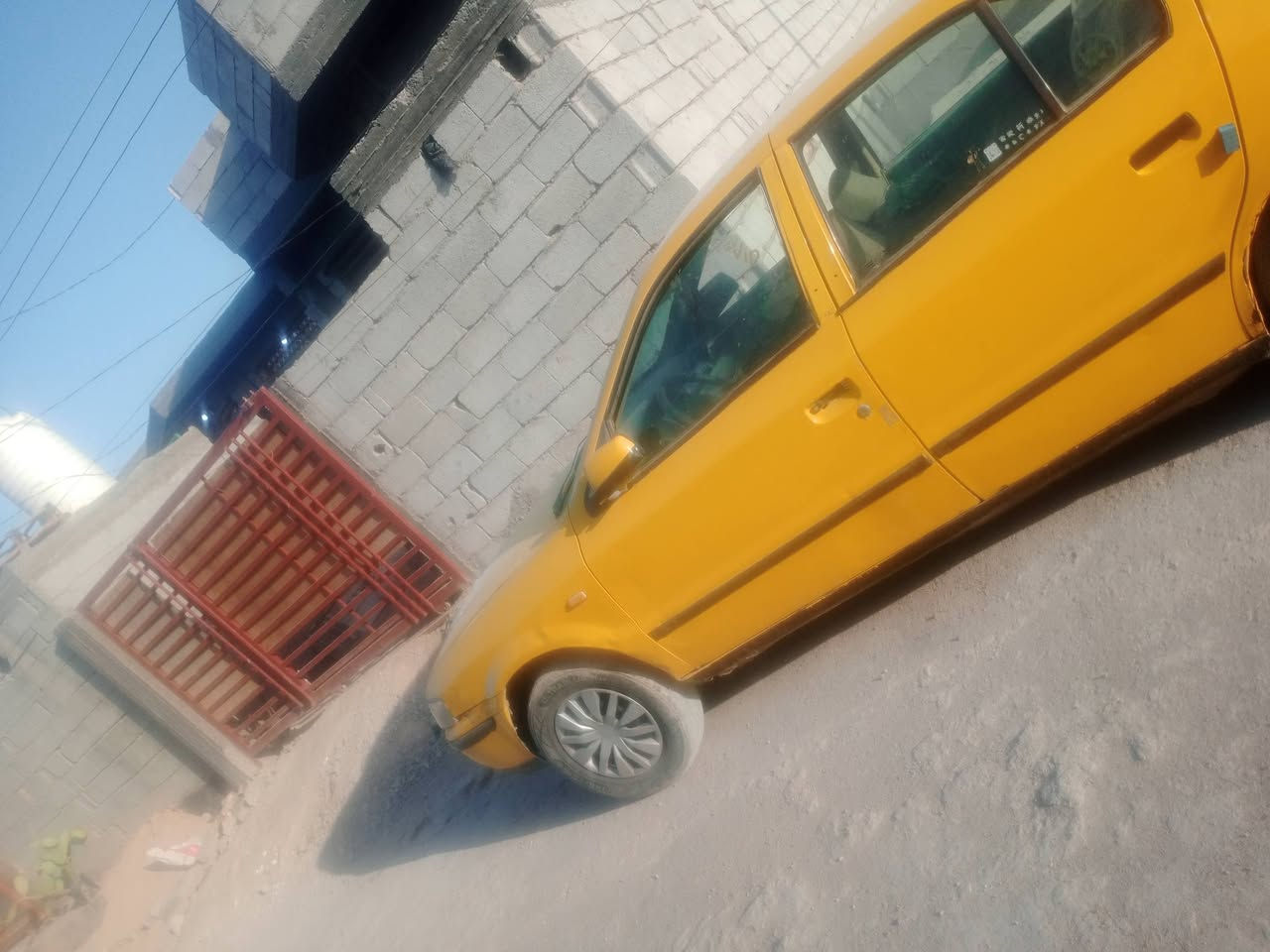 سلام عليكم سمند للبيع كهربائيات كلها شغاله شاشه وسماعات وكامره كله جديد كير مكينه خير من الله رقم بغداد مكاني محاويل وسعر 15 ورقه وبيها مجال هاذا رقمي اتصل وبيك خير ودلل ***********
