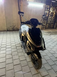 دراجه شحن ااباتشي استخدام جدا قليل النايلون بيها بطاريه ليثيوم 72 فولد...