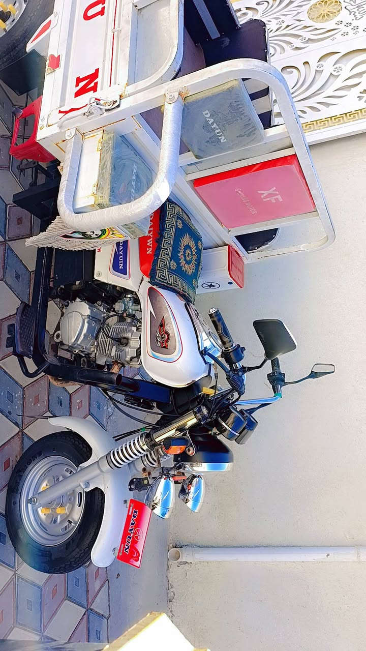 ستوتة للبيع دايون فحل 2021 اوراق اصولي كاملات. 
جاهزه مابيه اي نقص مكينه مكفوله ما مفتوحه بس اكلچات 
البدي مصبوغ صبغ حراري 
العنوان قضاء الرفاعي 
رقم *********** بيه واتساب وخاص مفتوح
