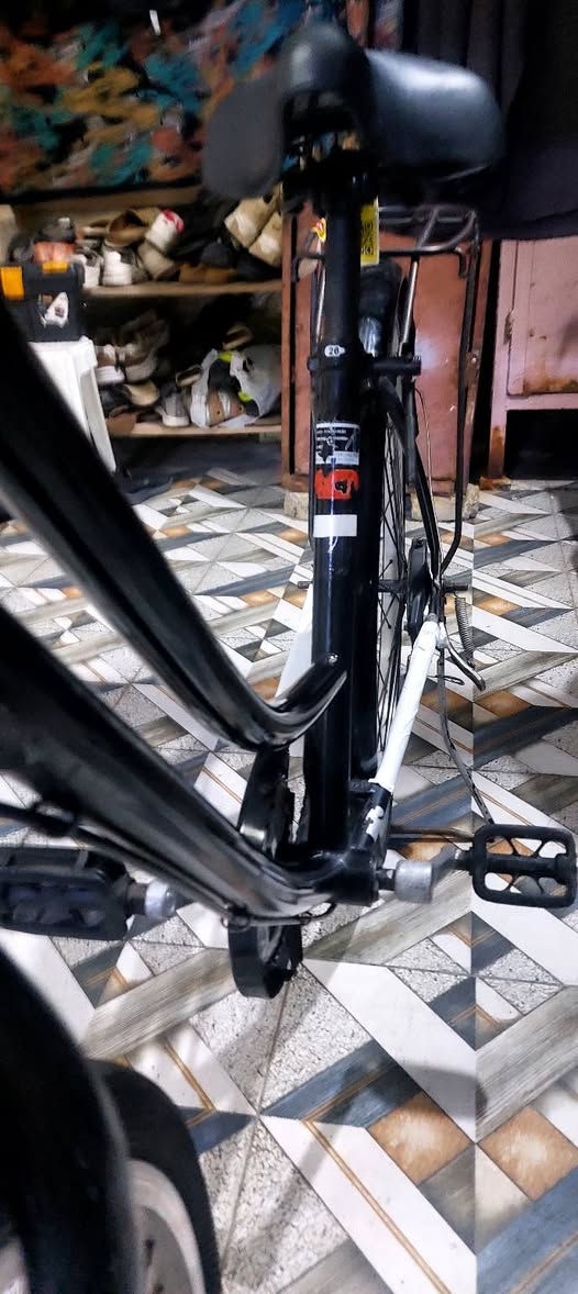 السلام عليكم اخواني بايسكل للبيع موديل 2016 البايسكل مرتب وحلو مامتعوب حجم 26 كامل مكمل السعر ٨٥ الف وبي مجال الك بس الرقم للتواصل *********** مكاني البصرة القبلة
