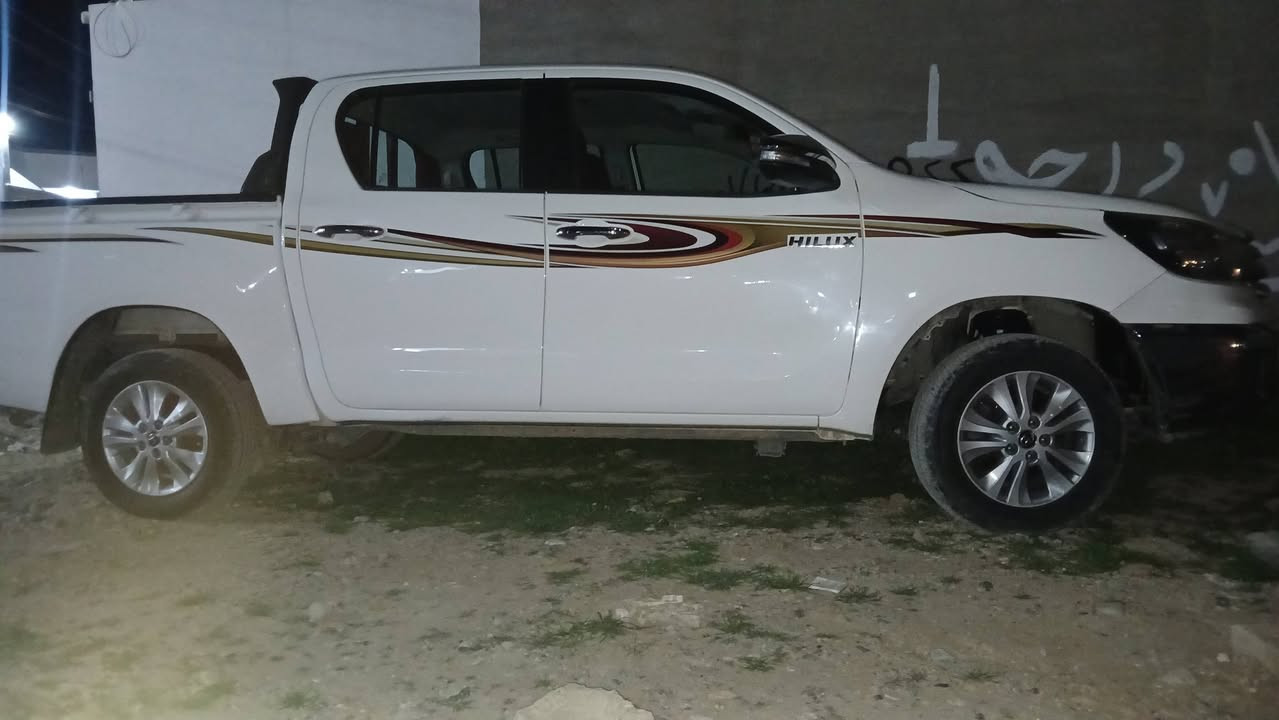 تويتا هايلوكس بدون فور ويل  موديل ٢٠١٦ كير اوتوماتيك محرك كير اكسل شرط بدون عيب بدون مفتوح  رقم سليماني منتهي سنتين  سياره بيها ٣ قطع  بدون بجم بدون  دواخل بدون ايرباك  سياره ماشي ١٣٨ الف حقيقي   صوره صونار مرفق بلمنشور  سعر ٢١٥  مكان كركوك
 ***********
