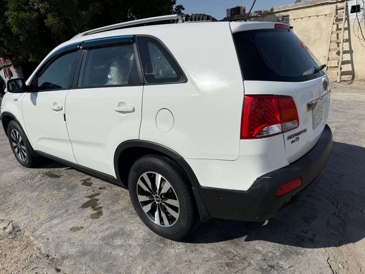 سلام عليكم سورنتو 2012 سياره كافله عامه ما عده جاملغ  المامي بي رشت صبغ بدون ضربه بدون فتح سياره خليجيه مكينه 4سنتدر بصره حره مشروع وطني مكان سياره بصره سعر 136  رقم الهاتف ***********
