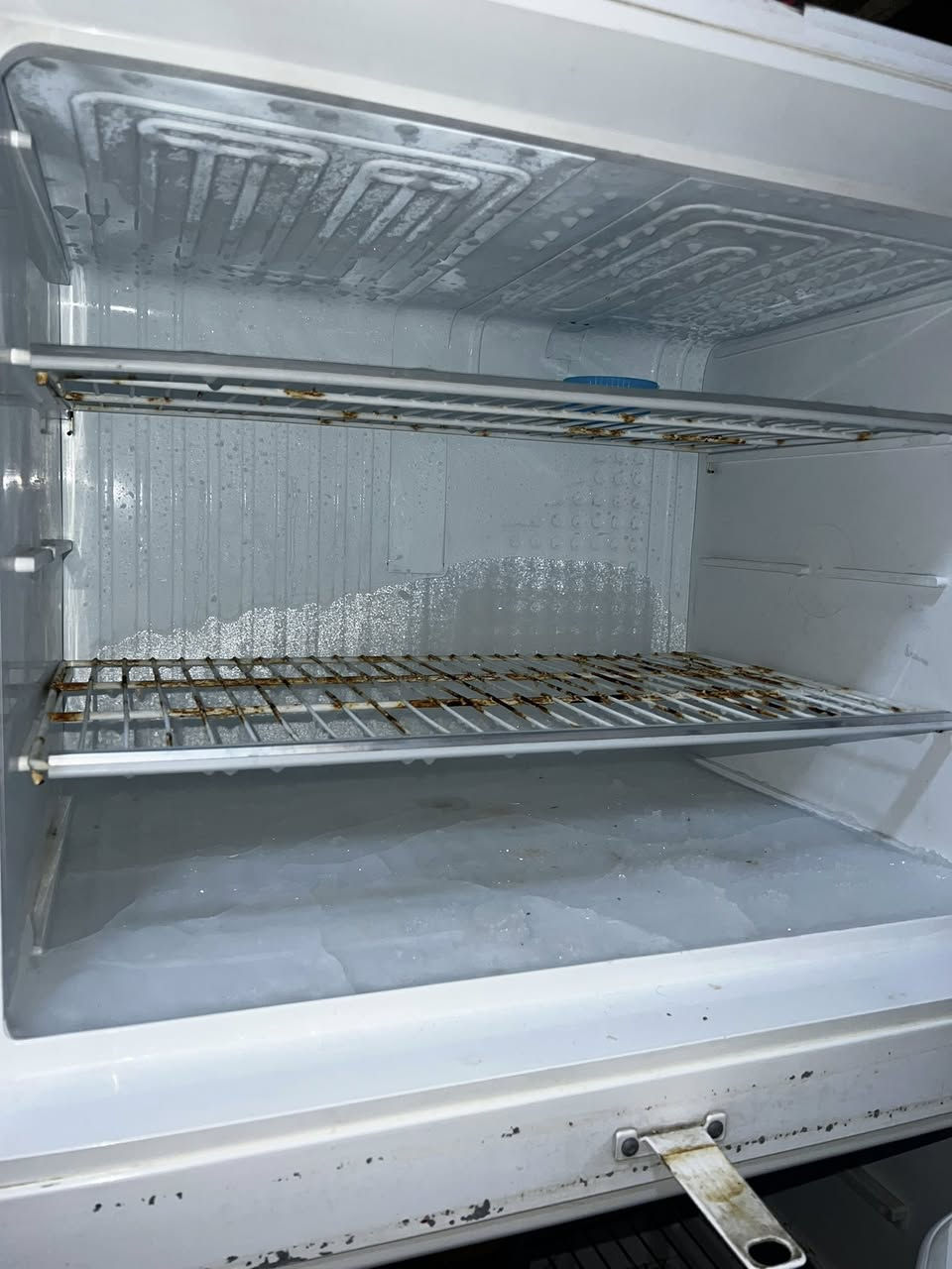 ثلاجه نوبل حجم 10 لو 12 قدم للبيع مستعمله بيها مشكله وحده هيه الباب مالتها تحتاج لاستيكه جديده السعر 200 الف


**إذا كنت صاحب هذا الإعلان وتريد حذفه لأي سبب، رجاءا أرسل رسالة إلى الدعم الفني**