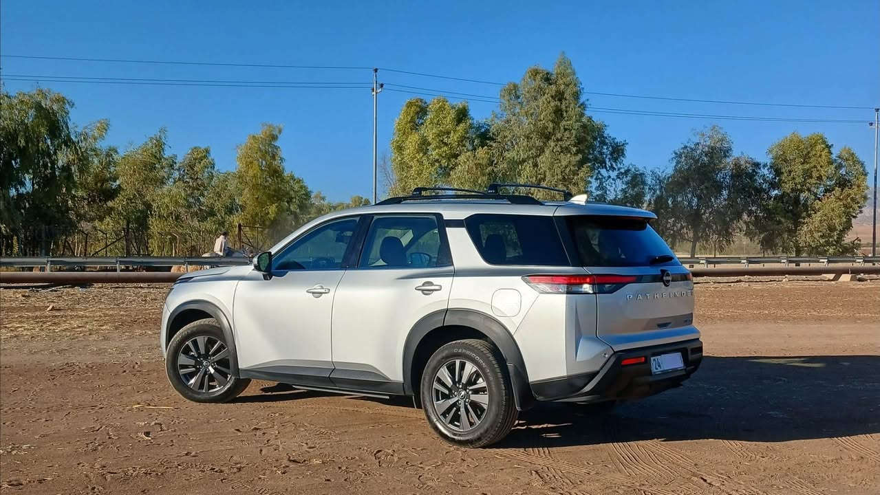 NISSAN PATHFINDER SV 4WD  2023

اللون:  سلفر

الموديل : 2023

نوع المحرك : 6 سلندر (3.5L) 

السعر: 244$ و 3 ورق غرامة نقس من السعر

 20,000 الف مايل ماشيه و قابل للزيادة

مرقومه (دهوك) تحويل ب شرط

المواصفات: SV AWD

رادار امامي
رادار خلفي
رادار جانبيه
حساس خلفي
نظام PRO PILOT
شاشه كبيرة
كيج نصف إلكتروني 
 كاميرة خلفي 
تشغيل عن بعد 
هاند بريك بصمه
اوتو هولد
تبريد مركزي
اوتو ستارت ستوب
7 وضعيات للقيادة (Eco-normal-sport-mud-sand-snow-tow-downhill)
كشنات امامي تدفئة 
كشن السايق كهرباء
3 صفوف مقاعد 
2 مفتاح اصلي

براشوتات تبديل و سيستم كالشرك

الضرر: 2 قطع تبديل (بوند + جاملوغ النفر)
و بيها شويه تعديل بارد.

العنوان :زاخو ‏

رقم شاصي: 
       5N1DR3BC4PC211710

‏‎للاتصال والاستفسار : *********** سميل, دهوك
