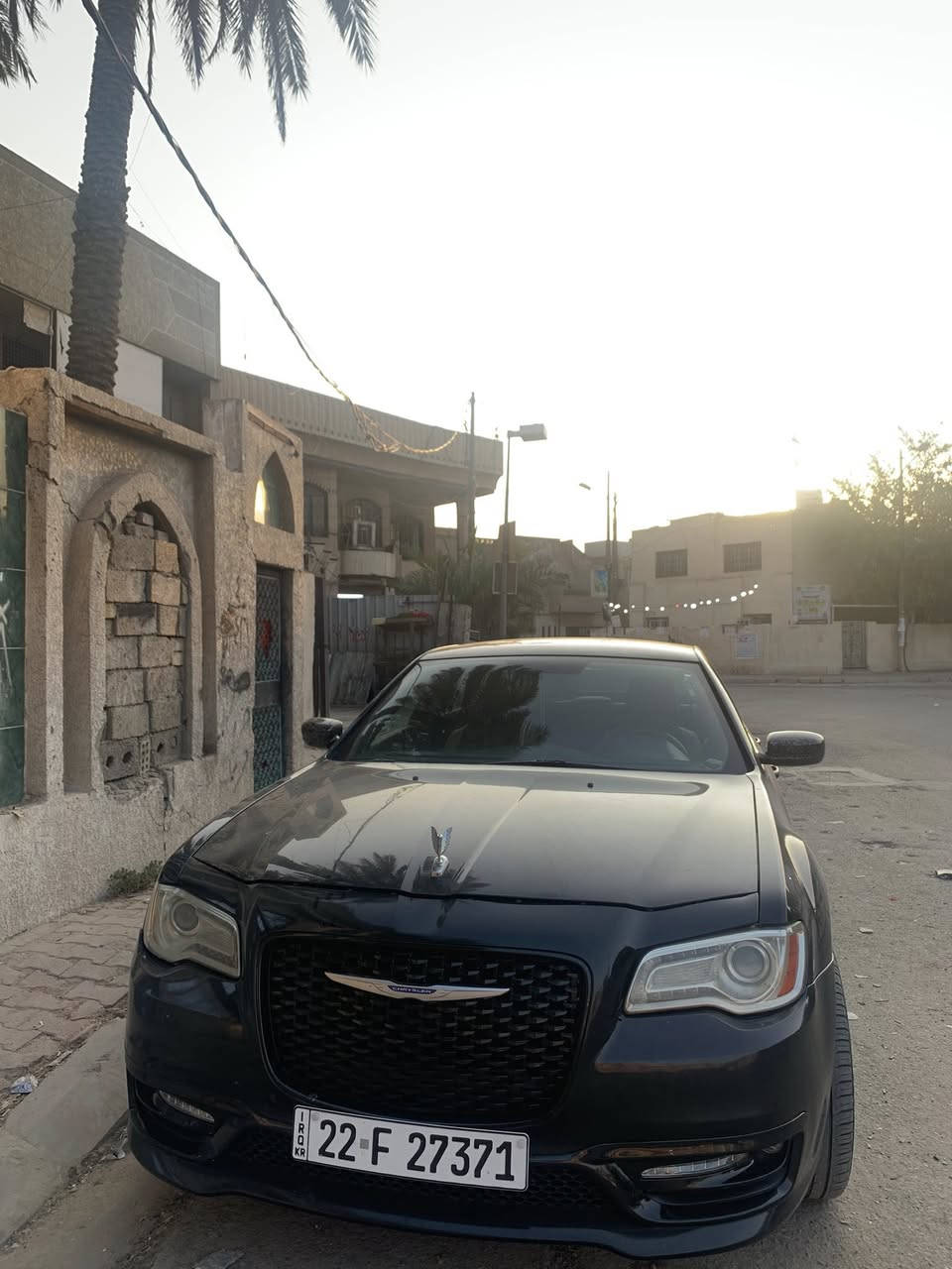 اوباما 2014 c300.                                                                    فول موصفات عده لفتحة
وارد أمريكي داخلة گلين  بيها قطعتين بدون صبغ
بصمة تشغيل ؏ـن بعد
كشنات ميموري خزن
مكينة V8 5700 
بردة خلفية
دوسات بانزين وبريك كهرباء
كشنات كهرباء 
جام اوتو 
كير عصا
بجم محدث 2017
رقم اربيل بأسمي
شاشة وثيمات SRT
مكاني بغداد 
رقمي ***********
بيع او مرواس
