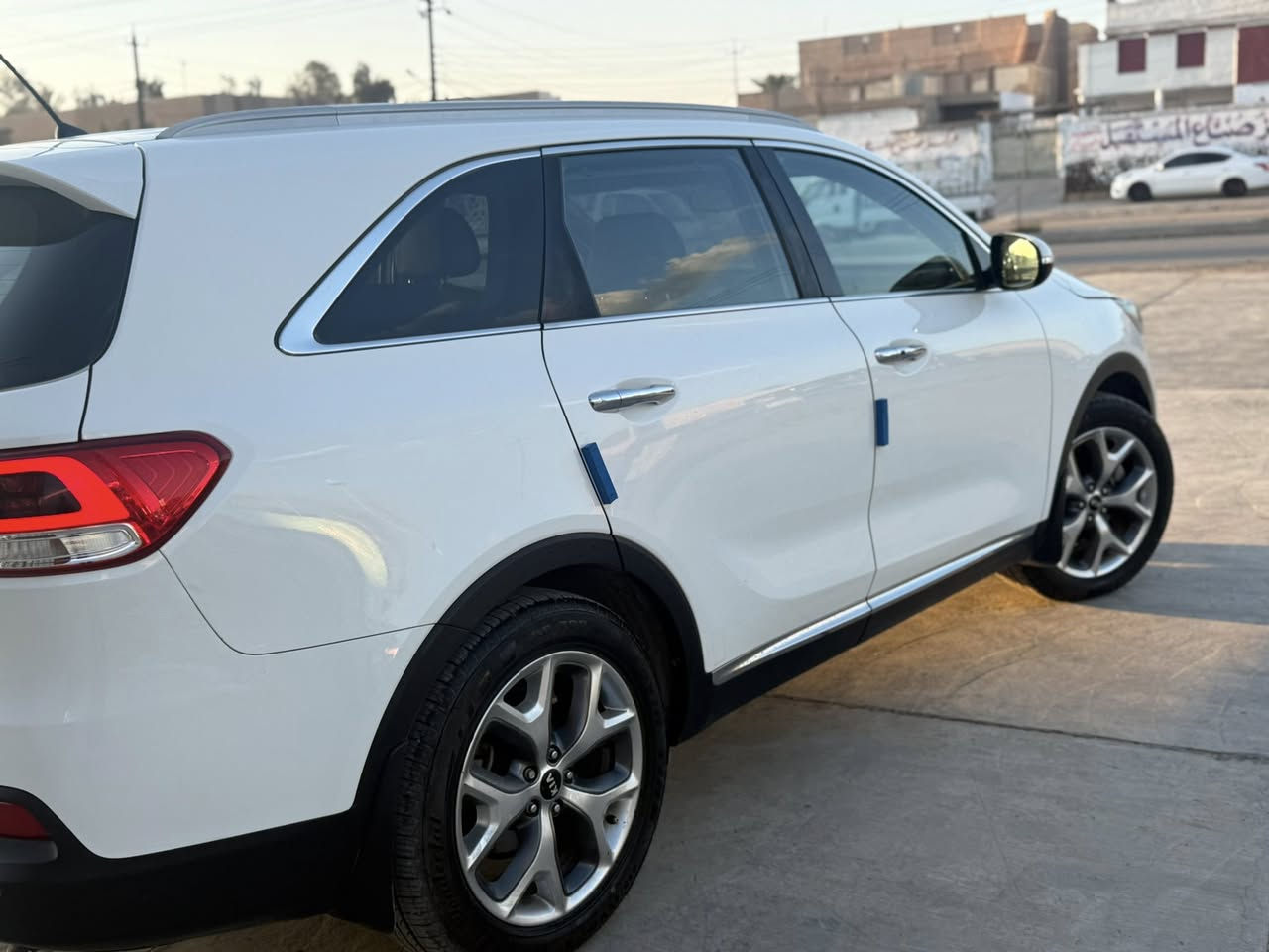 السلام عليكم / كيا سورنتو 2017 خليجي / مواصفاتهه بصمه ويل عالي لايت زينون كشن كهرباء جلد تبريد لمس حساسات اماميه وخلفيه بك لايت ليزري / فول عدا البنوراما / سياره مكفوله من الصبغ والتبديل / بيها بارد بسيط بجاملغ. / كير مكينه كفاله / رقم بغداد تحويل مباشر / السعر 215 بيها مجال / ***********8
