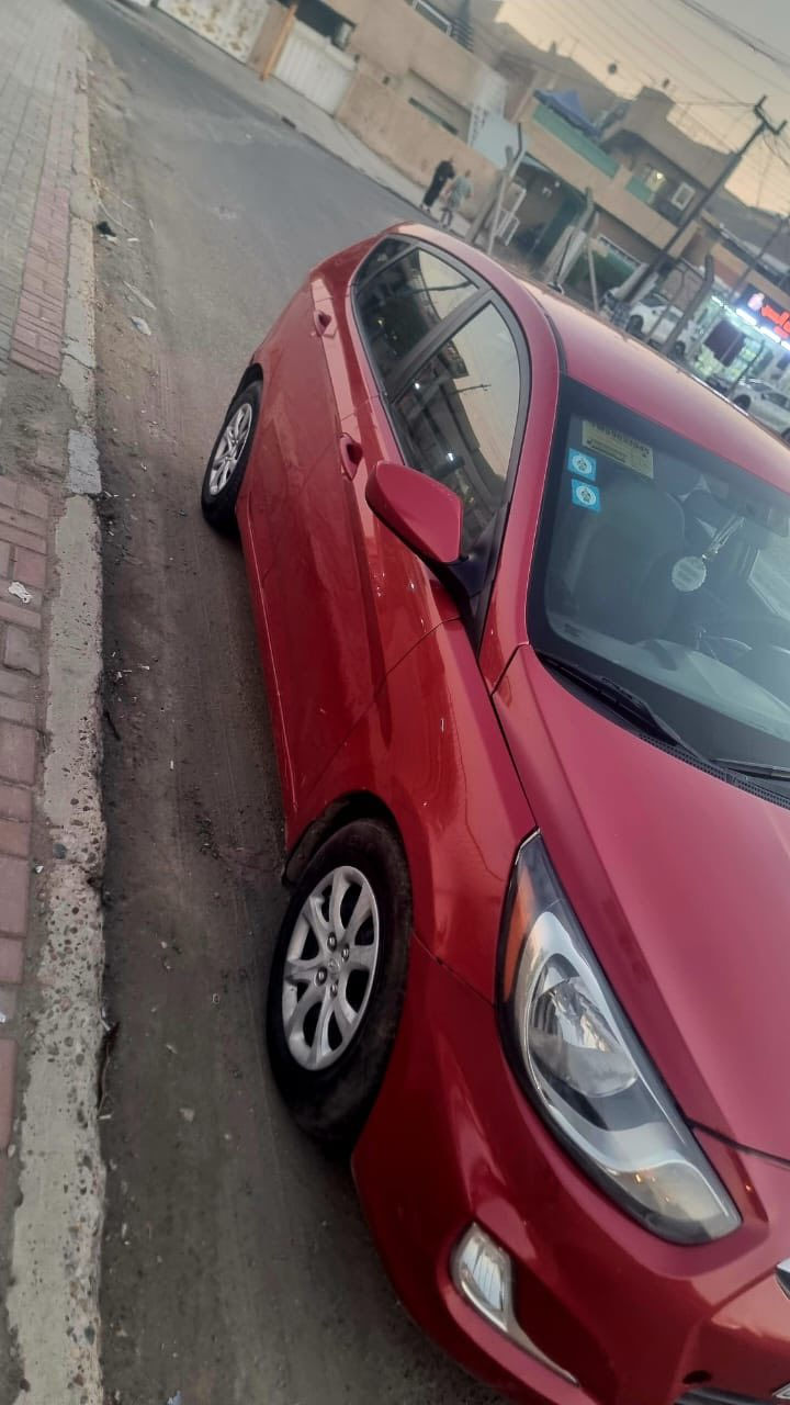 اكسنت هاج باك ٢٠١١ وقم بغداد محرك ١٦٠٠gdi
صبغ جاملغ و بنيد وشبرين من التكمة  وضرر بالشاصي وبارد بالباب الامامي الايمن ماشية ٩٤ ميل
موجودة في بغداد السيارة كلش نظيفة سعر ٨٤ ورقة وبيهة مجال بسيط***********
