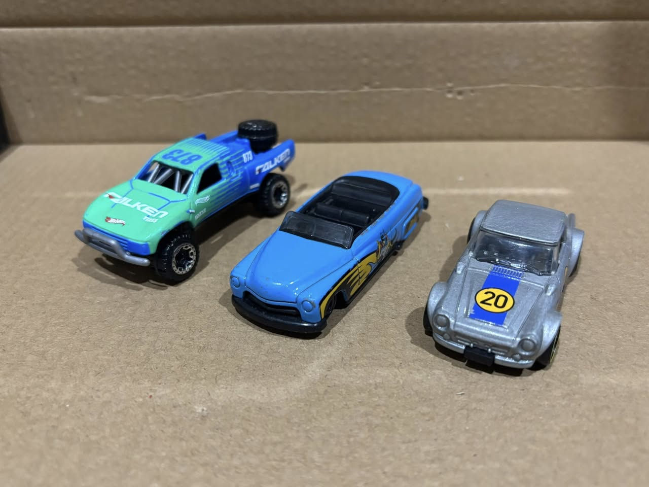 مجموعة سيارات 😍

صناعة شركات مختلفة 
الحجم 1:64 

السعر  للقطعة  الف ونصف فقط 🔥 

يتوفر توصيل لجميع محافظات العراق 🤩💙

 📍العنوان / شارع فلسطين - خلف المستشفى العالمي 
مكتبة الأمين للحجز و الاستفسار على الرقم او مراسلة الصفحة ***********
#مصغرات #سيارات_مصغرة #بغداد
