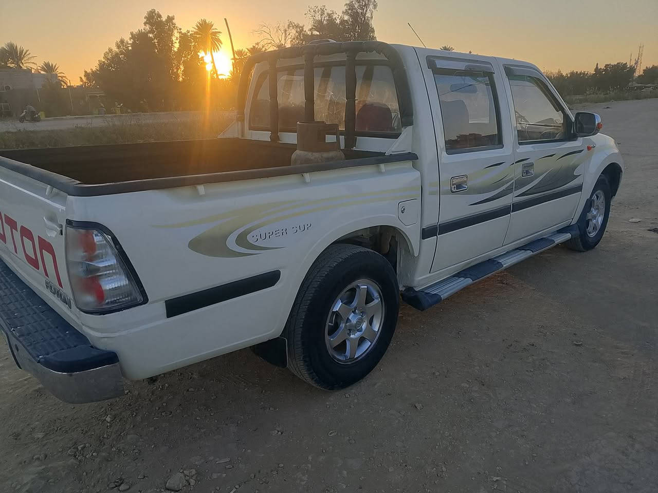 سلام عليكم فتون موديل 2013 مكفوله كير محرك حداديه جديده سنويه مجدده 2028 السعر 50 وبيها مجال اتصال *********** العنوان ديوانيه
