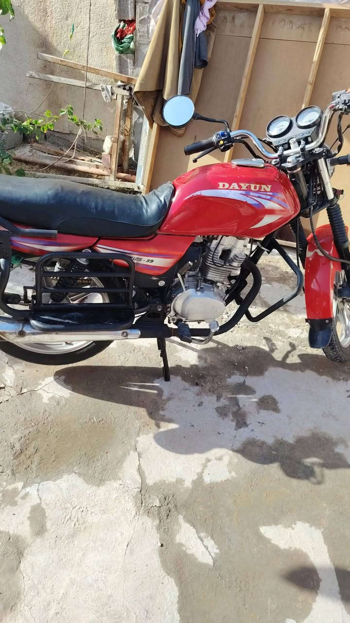 سلام عليكم دايوان اوراق بسمي عضم مديل 19كهربائيات شغاله اشاير ليت زنون تايرات جدد دراجه كامله مكمله ما ناقصها اي شي السعر700وبيها مجال قليل حك الجيه العنوان كربلاء حي العسكري بشارع جامع العمران رقم***********
