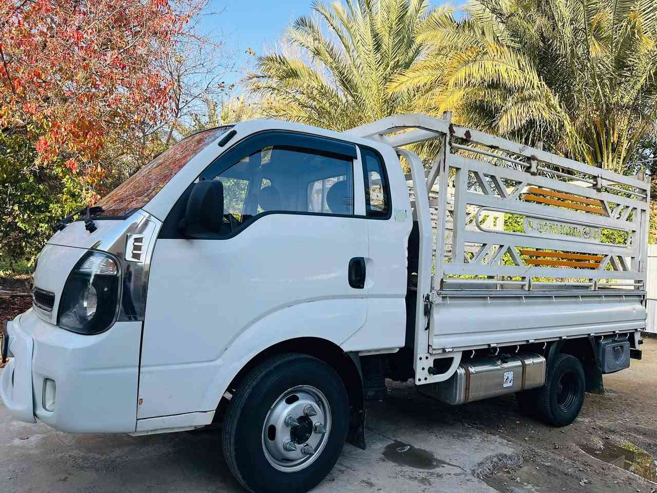 السلام عليكم كيا فحل موديل 2018 بأسمي رقم جديد السياره جاهزة من كلشي تخم تاير جديد تانكي 120 صدر جديد امامي خلفي شاصي جديد قواطي مال شاصي ما بيهن فطر بيه بارد بالربع مثل ما مأشر وضربه خفيفه بالبنيد الباقي كفالة السعر 143 وبيه مجال مكاني بغداد اليوسفية رقم الهاتف ***********
