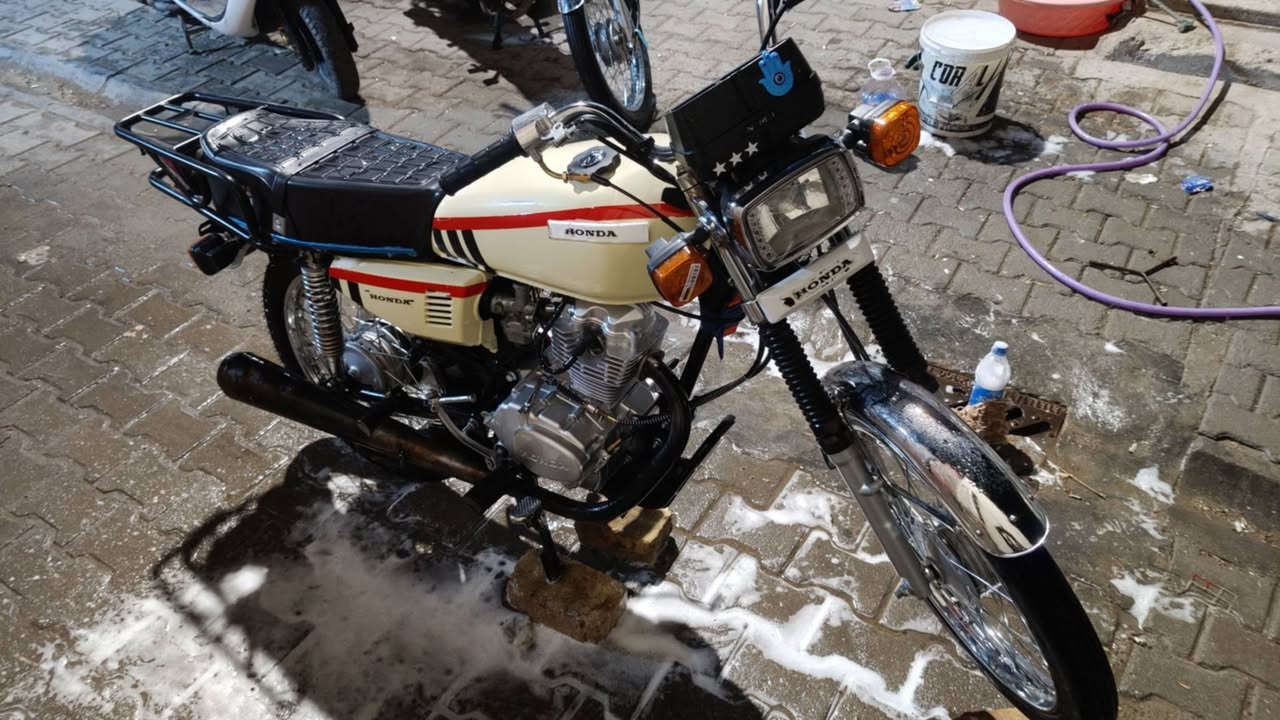 أسلام عليكم تعمير 25 شاصي 16تعمير كله اصلي بس مكينه هونده سعر 900اوبيها مجال  ***********
