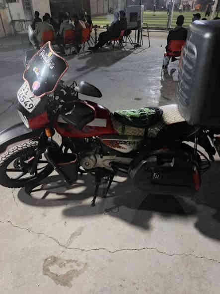 سلام عليكم دراجه بوكسر موديل ٢٠٢٣للبيع المكان بغداد حي الجهاد
دراجه مرقمه وتحويل شوكت متريد السعر ٢٥٥٠ وبيه مجال حك جيه ***********
