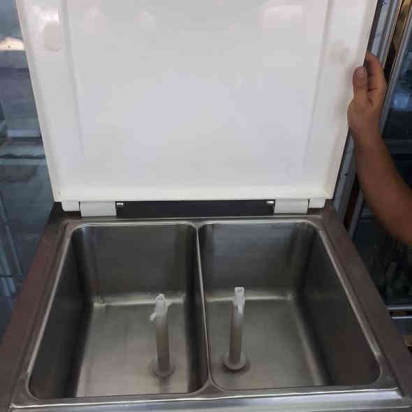 مكبنه سوفت ايسكريم 
عدد 2 
النظافه 90
اتصلو بنا 
***********
