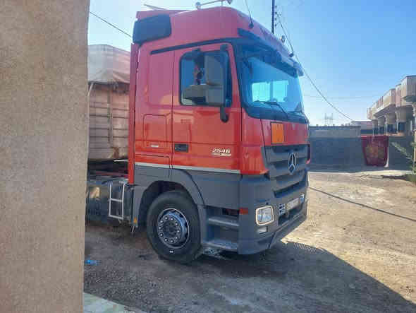 السلام وعليكم اكتروز للبيع موديل 2010 تخم تاير جاهزه للعمل كامل مواصفات كامره حساس لوتايدر تبريد حجم مكينه 46 محسن يرهم مراوس قلاب عقرب فقط  للستفسار النتصال *********** ///***********
