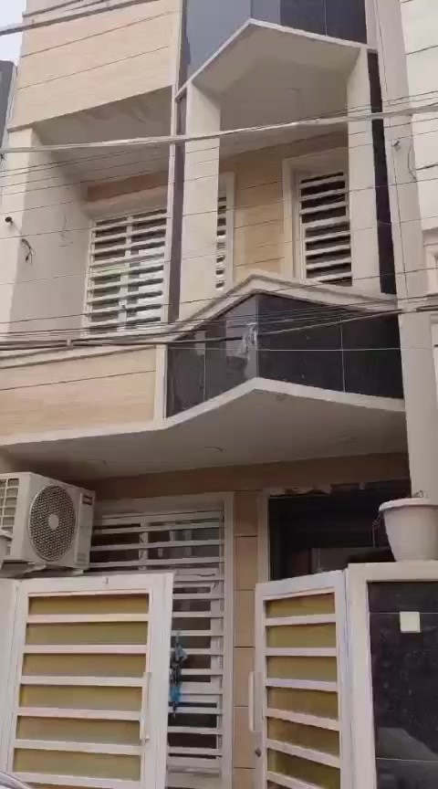 السعر جدا مناسب
دار للبيع مساحه 75 متر

حي الجهاد ديوان المخابرات 

بناء حديث 2026 نضيف جدا 

صاله مطبخ منور حمام 🛁 وغرفه نوم جواه 

فوق غرفتين نوم مع حمام 🛁 

***********
