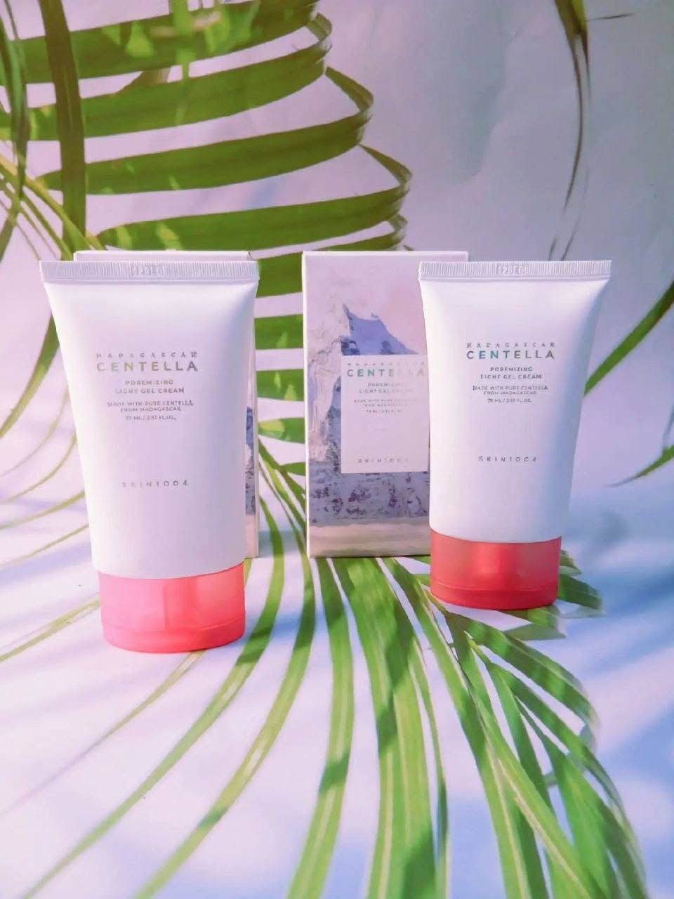 كريم سنتيلا  SKIN1004 Madagascar Centella Poremizing Light Gel Cream. 💕🤍

وهو عبارة عن كريم مرطب بقوام جل خفيف للغاية مصمم خصيصاً للعناية بالمسامات والتحكم بالزيوت🤍💕

.الفوائد الرئيسية للمنتجتقليص المسام: يساعد على تنظيف المسامات وشدها لتبدو أصغر حجماً

.تنظيم الدهون: يزيل الزيوت الزائدة واللمعان دون التسبب بجفاف البشرة.تهدئة

 البشرة: يقلل من الاحمرار والتهيج بفضل خلاصة السنتيلا.ترطيب خفيف

: يمنح ترطيباً منعشاً وسريع الامتصاص دون ترك أي أثر لزج.المكونات الأساسيةمستخلص
 سنتيلا أسياتيكا (22% - 34%): 

لتهدئة البشرة المتضررة وإصلاح حاجزها الواقي.ملح الهيمالايا الوردي:

 غني بالمعادن التي تنقي المسام وتزيل الشوائب.النياسيناميد والأدينوسين: لتوحيد لون البشرة وتحسين مرونتها لشد المسام الواسعة.نوع البشرة المناسبيعتبر هذا المنتج مثالياً لأصحاب البشرة الدهنية، المختلطة، والمعرضة لحب الشباب، وكذلك البشرة الحساسة 

سعر القطعة.....  ع خاص 

توصيل لجميع المحافظات 4،


**إذا كنت صاحب هذا الإعلان وتريد حذفه لأي سبب، رجاءا أرسل رسالة إلى الدعم الفني**