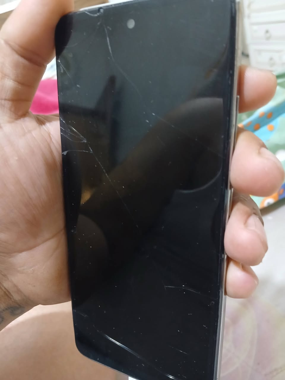 السلام عليكم انفنكس هوت 40 i  جهاز راقي ذاكرته ١٢٨ عشوائيه ٨+٨ بطاريه ٥٠٠٠ كامرته ٥٠ ميكا  بي فطور خفيفه بشاشه موضحهن بلصور مامثرات عل لمس نهائي رايده ب ٧٠ وبي مجال بسيط مكاني حي القاهره ***********
