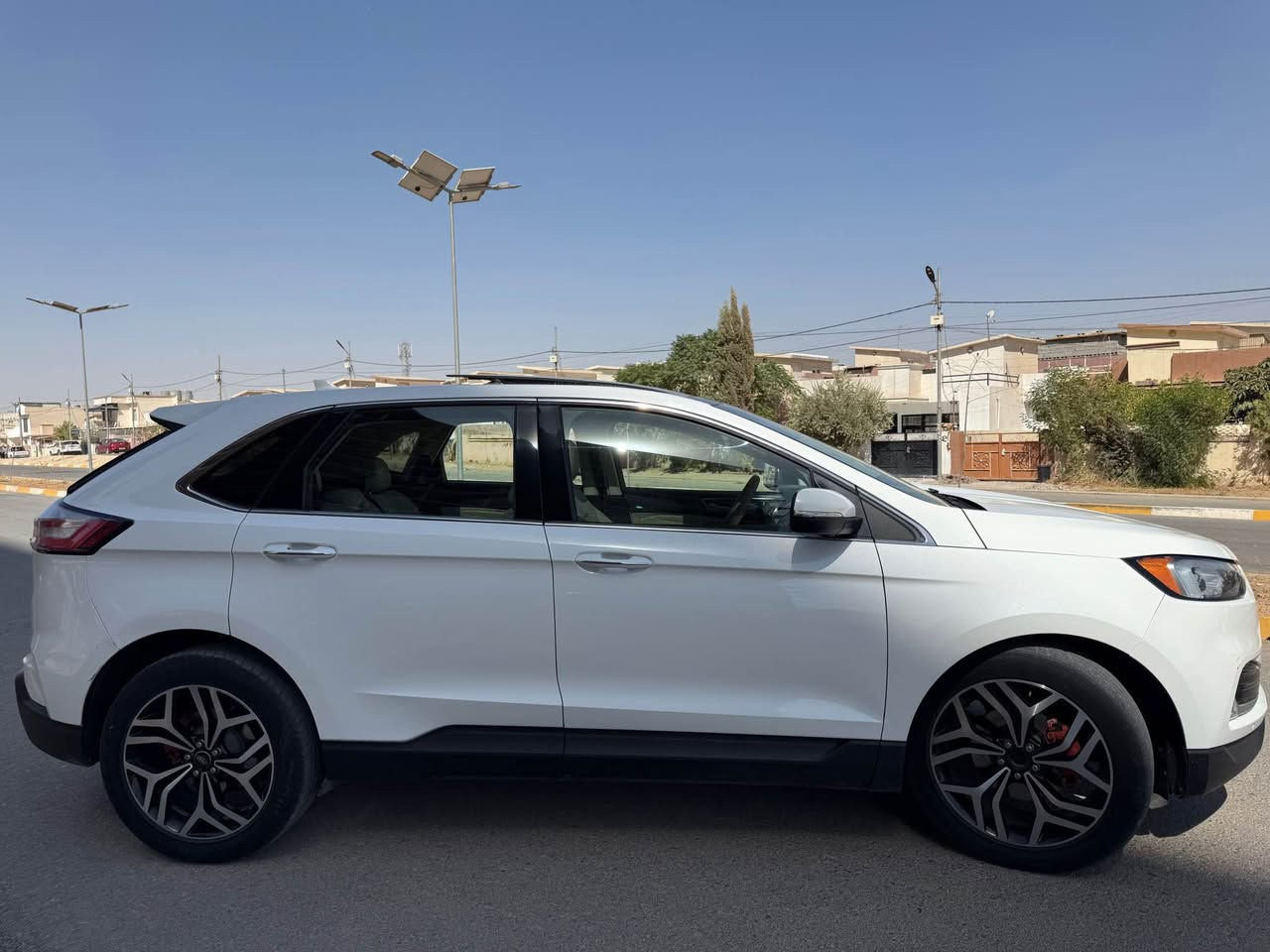 السلام عليكم فورد ايدج 2020 تيتانيوم 1/1 بدون صبغ السياره نضيفه ضررها بدايه الجاملغ مال سايق تعديل BDR وبدون دواخل 
كير ومحرك وتحويل بشرط ايرباك ستيرن فقط 
تفاصيل اكثر
*********** أربيل, العراق
