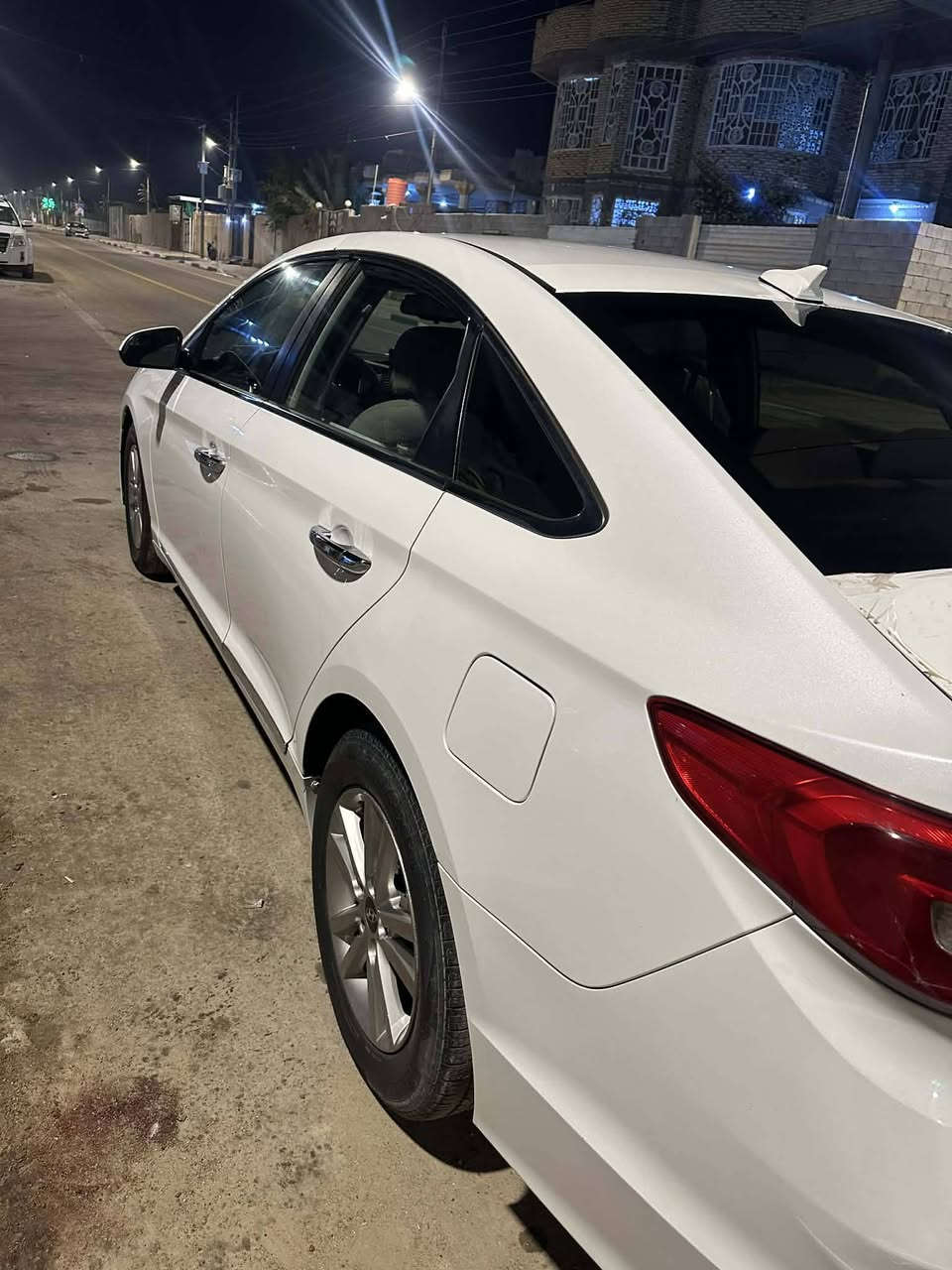 السلام عليكم سوناتا 2016 وارد امريكي رقم سليمانيه بيها شبر بارد بالجاملغ الامامي  والباقي مكفول  سياره جاهزه ونضيفه مكينه وكير مكفولات وحداده وتايرات جاهزه اللون ابيض صدفي السعر 110 مكاني بصره قرنه بني منصور مزرعه  للأستفسار الاتصال على الارقام التاليه 0770496030 والرقم الاخر *********** انا مكلف بالنشر تريد تفاصيل اتصل على  رقم راعيها
