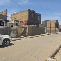 بيت للبيع ٣٦ المساحة ١٠٠ متر ... واجهه ٥ .. النزال ٢٠  يحتوي غرفة واحد...