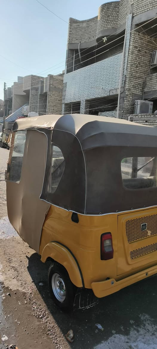 السَلٱمٌ عـَلـْيگمّ تكتك للبيع موديل 21 رقم وسنويه رقم انكليزي عنواني بغداد البلديات سعره 7800 رقمي ***********
