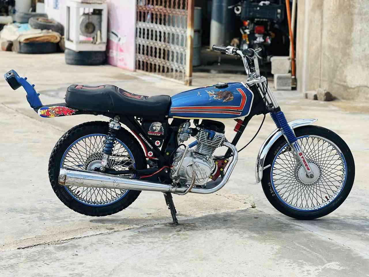 السلام عليكم… دراجه حربي موديل
24….مبدل ولفات فقط محرك شرط  موشراي لابزعني 

***********…سعر 385
