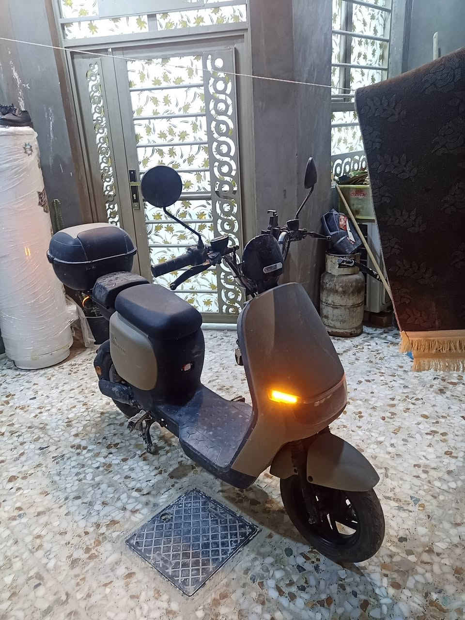 سلام عليكم اخوان عندي دراجه شحن الريان لبيع تشتغل عن بعد بصمه وسويج الدراجه كلش نضيفه اني مامتعبه من المحل لبيت بس 
مكاني النجف شارع المطار القديم 
سعر الدراجه 600وبيه مجال حك الجيه 
***********واتساب 
***********اتصال
