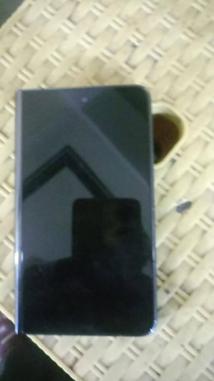 كوكل بكسل فولد  نضافه ميه ب ميه للبيع او مراوس ب آيفون
***********
