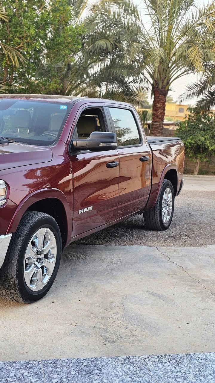 رام 2023 فئة لون ستار 4×4 لون ماروني 
باب طويل بدي قصير محدث بجم لمتد
محرك 8 سلندر 5.7 ايتورك 
شاشة تيسلا كاربلي وتدفئة كشنات
ماشية 29 الف ميل 
ويل كب كروم حجم 20 
حساسات امامي خلفي 
رقم بغداد 
صور الحادث بالمنشور 
حادثهة بنيد مع تبديل راديتر ومروحة اصلية تفصيخ 
السيارة اني مستوردهة ومصلحهة على ايدي 
فقط بنيد امبدل ومصبوغ 

1C6SRFFT9PN701658 

العنوان ديالى بعقوبة 
السعر 270 وبيهة مجال 
***********
