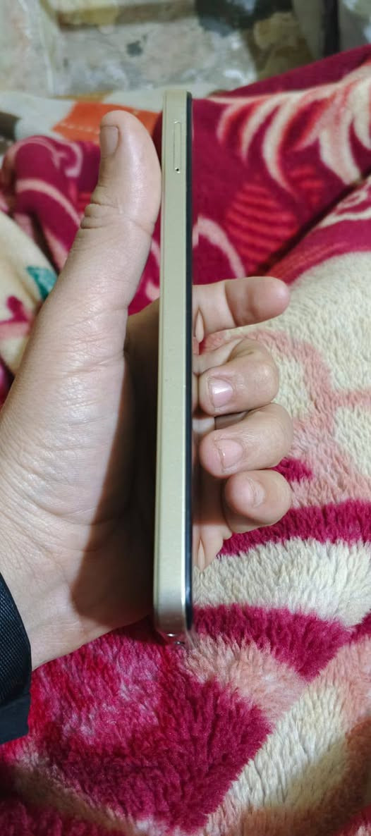 تكنو سبارك 20
مكفول زلغ مابي 
ذاكره 256
السعر 100 وبي مجال قليل
مكاني بغداد ***********
