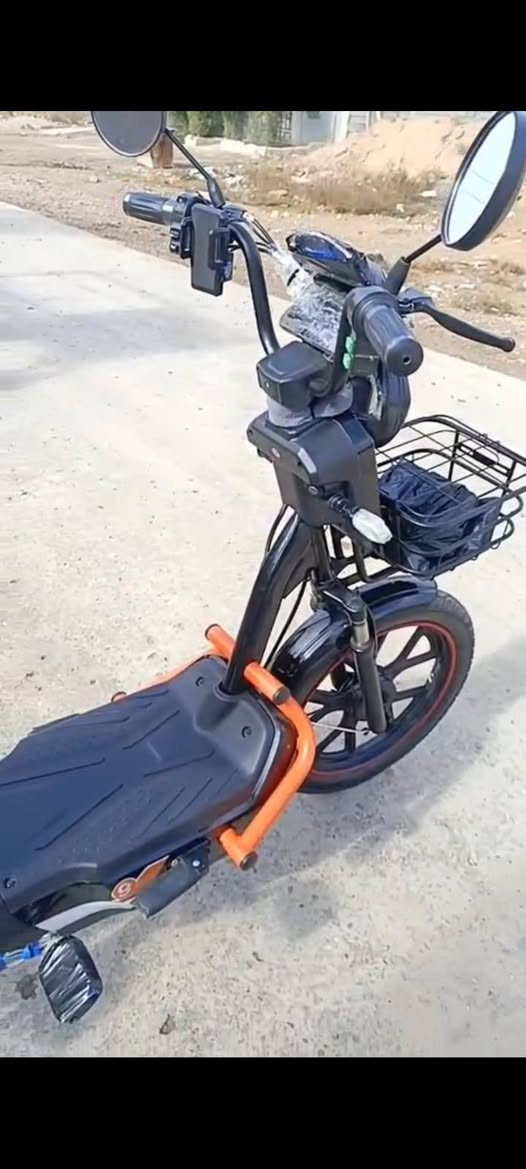 سلام عليكم شباب دراجه شحن البيع المكان ديالى الخالص الاستفسار عل رقم الهاتف *********** واتساب
