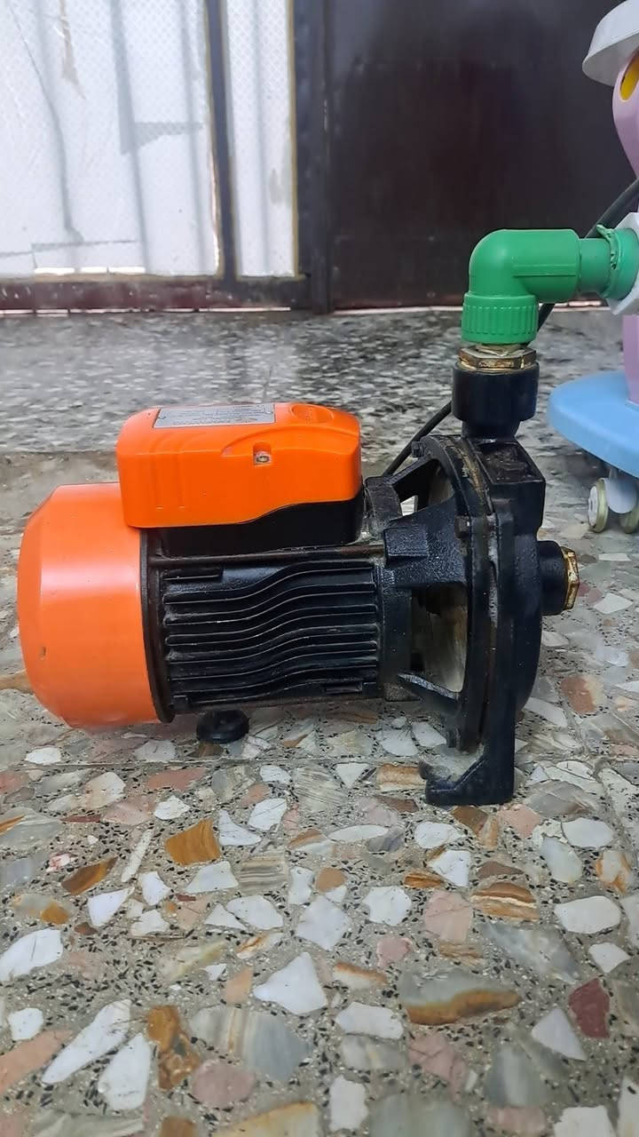 الماطور سعره ٥٥ الف
صناعه كوري يصعد ٨ طوابق ٢٦ متر 

السخان اصلي مو سوكي كامل هيتر جديد 
٥٥ الف 
اسعار نهائيه 
غراض بلاديه نضيفه جدا 

مكاني شارع ٢٠ رئاسه 
***********
