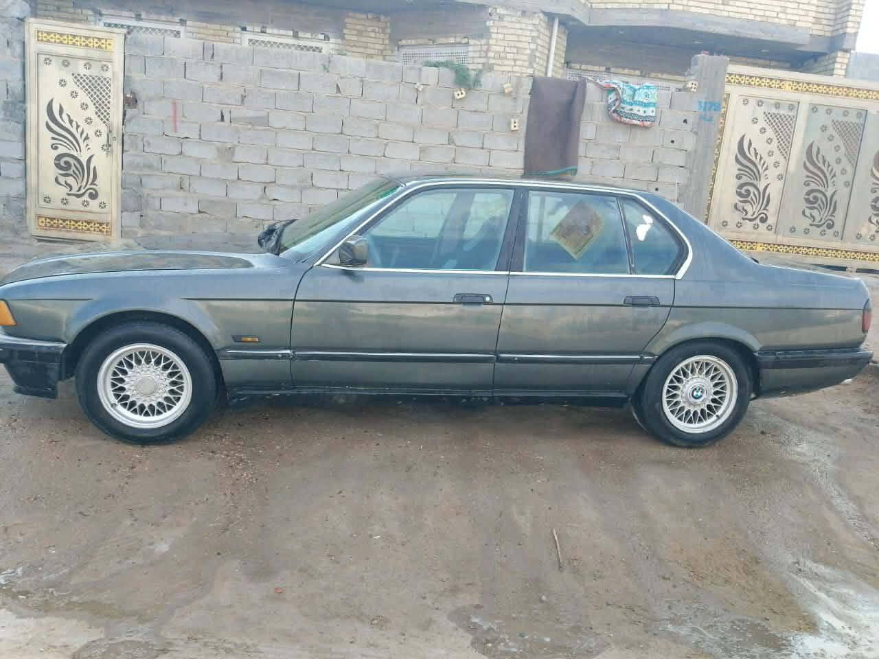 سياره بي ام للبيع السعر 40 ورقه سياره مقفوله 

***********
