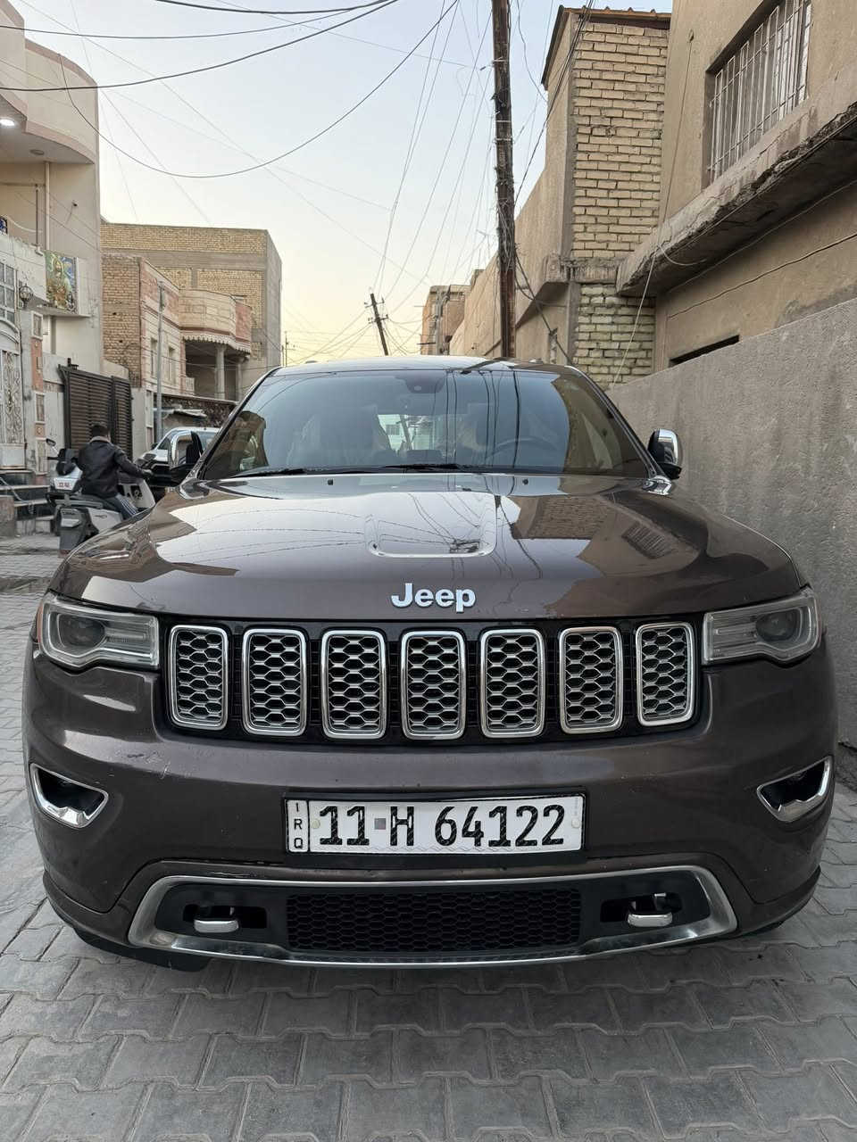 السلام عليكم للبيع جيب اوفر لاند 2018 فوول الفول مواصفات الاوفر لاند معروفه السياره حادثها من امريكا طخطخات بالصفاح ومصبوغه بجم كبس قماره مكفوله شواصي لغود مكفوله ايرباك التكمه فقط طاك سياره كلش حلوه يحتاجلها لمسات ترتيب رقم بغداد باسمي مكانها السيديه  السعر 17,000$ بيها مجال  الاتصال ***********
