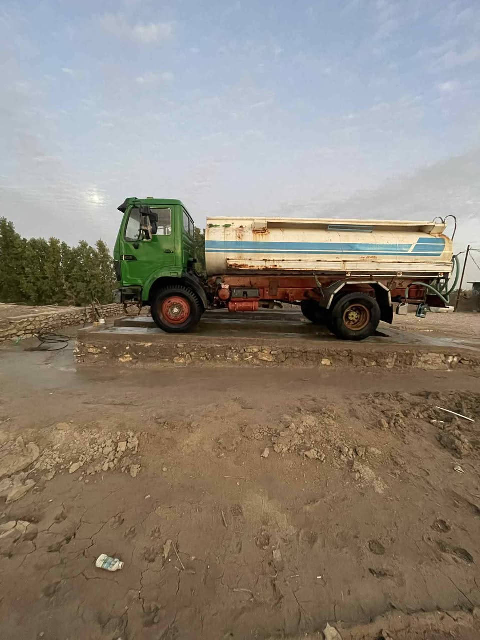 للبيع البه مديل 83 مكان السماوه للاستفسار.السعر 13مليون وبي مجال بسيط ***********
