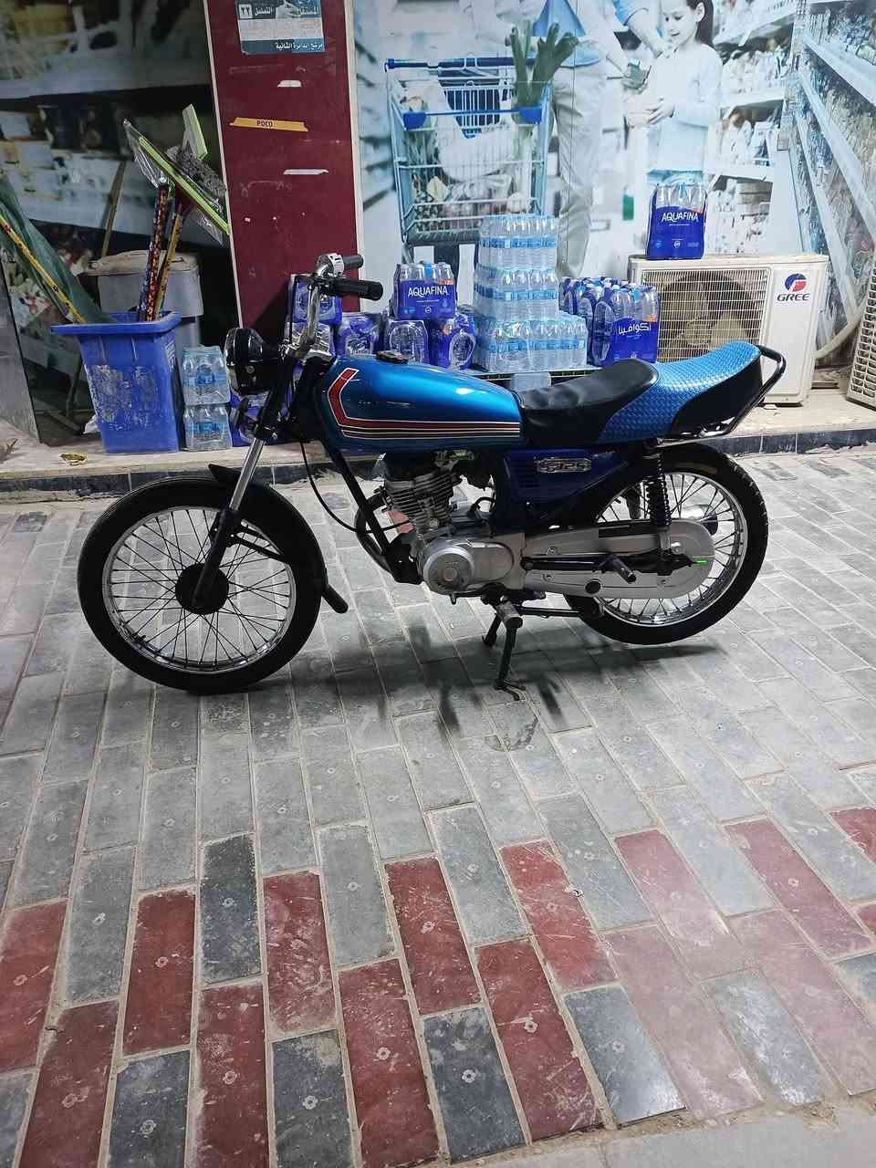 السلام عليكم دراجه للبيع شاصي نامه شلامجه موديل 18كلك رقم شاصي بي ومكينه انتنس برغي ممفتوح بيها موديل 23 وغراض 26 تعمير جديد كله غراض نامه سعرها 400 وبيها مجال قليل مكاني بابل الحله شارع 80 مال كربلاء ***********
