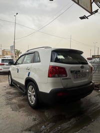 سورنتو 2012 خليجي كويتي  فول مواصفات سبعه راكب  سته سلندر فتحتين بانور...