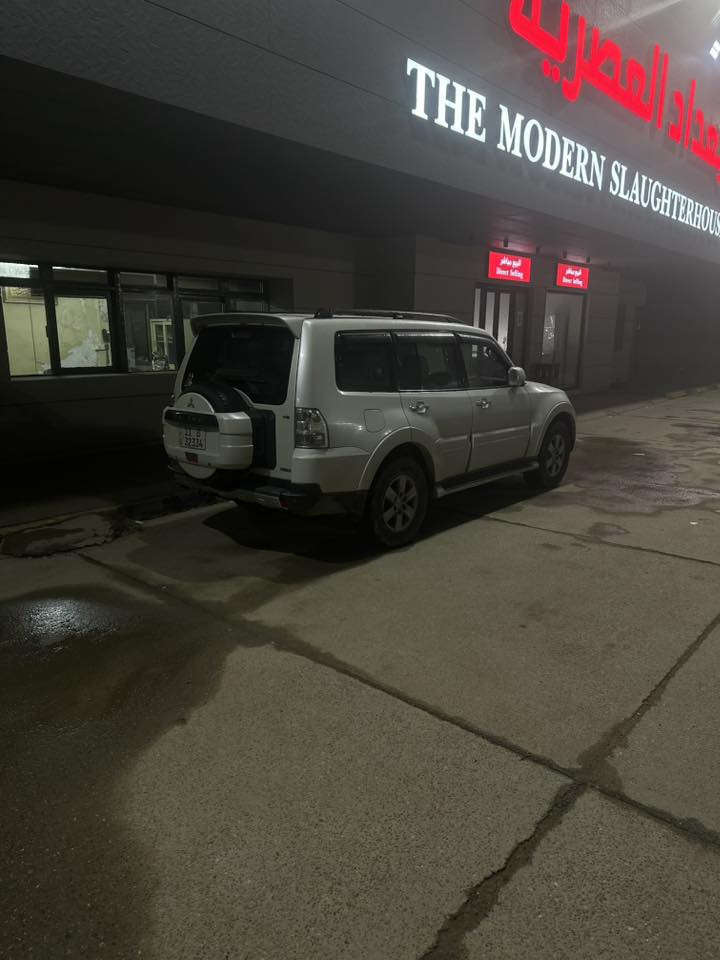 سلام عليكم
باجيرو 2008 فول مواصفات دبل اكسل (فور ويل) ضد التزحلق  7 مقعد سياره كفاله عامه  تبريد مركزي تحديد سرعة كوشن جلد وكهرباء سقف سلايت طخم كوشن بلادي  مصابيح زينون 4 تايرات جديدة كل الجسم على الشركة كير ومكينة مكفولات وبيه مجال بسيط مكان بغداد
رقمي؛  ***********
