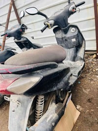 سكنز نثية 140  الدراجه شغاله بس تدخن وبيها ثكل بالسلف وايرات ربط  قفل ...