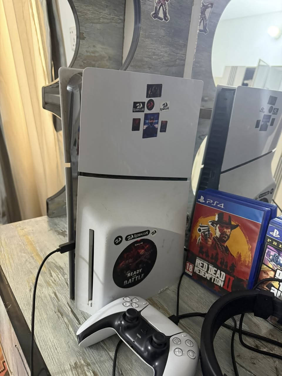 كلهن سعرهن 850 قفل
جديد بلي فايف سلم 1 تيرا اوربي 
يوبي اس استخدام سبوع 300 
جوستك اضافي اصلي 
سماعه محيطيه براند
فيفا 25 
درايفر
ردبشن
حرب عالميه ثانيه 
بالعافيه ع ياخذهن مكاني بغداد ***********
