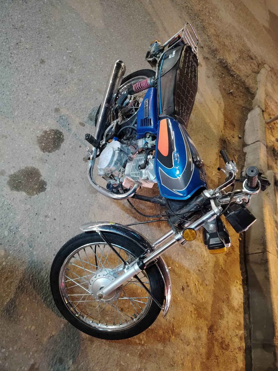 السلام عليكم دراجه نامه للبيع اوراق وصل السعر ٦٥٠ وبيها مجال قليل عنوان ميسان حي الجامعي ما متواجد ب الفيس رقم الهاتف ***********
