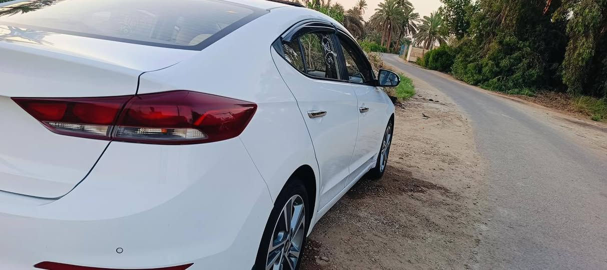 سلام عليكم النتره موديل 2018 رقم اربيل وارد خليجي فول مواصفات مكينه الفين  وكير وحداديه وتخم تاير كله جديد وخمسه ويلكب كروم حجم ١٧ السياره مكفوله كفاله عامه السعر ١٥٥ وبيه مجال قليل الاستفسار *********** مكلف بل نشر
