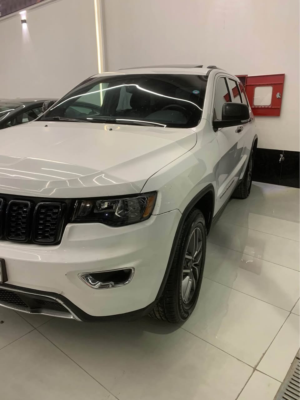 جيب گراند شيرؤكي مؤديل ٢٠٢١فول مواسه فات لمتدت سياره كه هه تا بلي جوانو خاوينه يك دينار مه سروفي تيدانيه هه موو شته كي تازه نوئ كرايته وه ره قه م سه نه وى هه زه سياره كه ٢پارچه سبوغ بي ژورى بي ناو گرتن مشته رى خزمه تت ده كه ين أربيل, العراق


**إذا كنت صاحب هذا الإعلان وتريد حذفه لأي سبب، رجاءا أرسل رسالة إلى الدعم الفني**